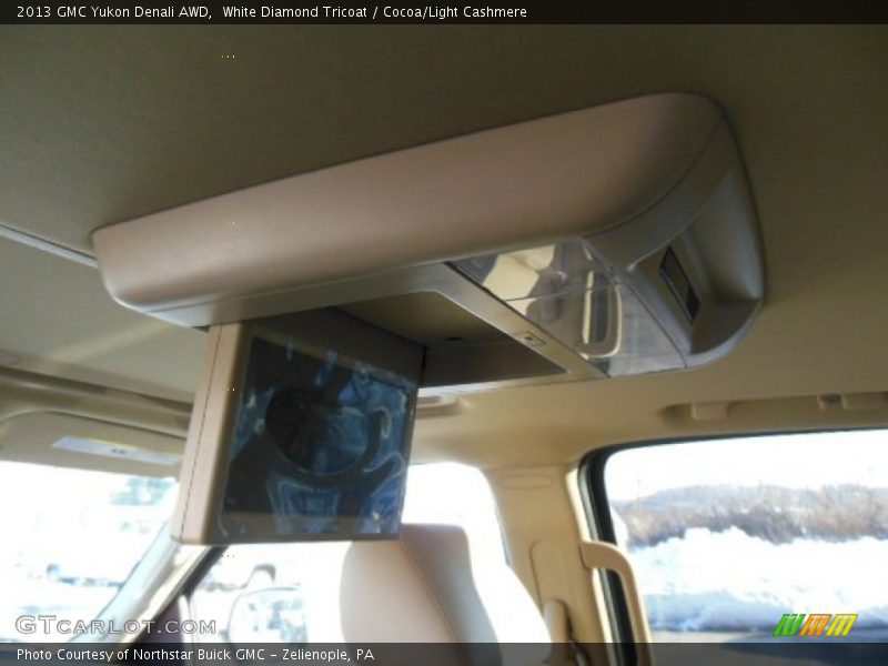 White Diamond Tricoat / Cocoa/Light Cashmere 2013 GMC Yukon Denali AWD