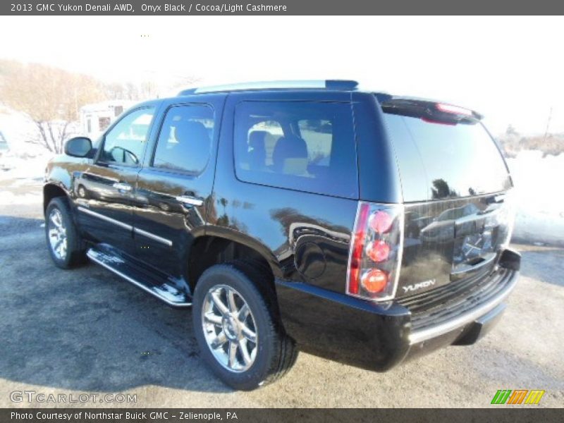 Onyx Black / Cocoa/Light Cashmere 2013 GMC Yukon Denali AWD