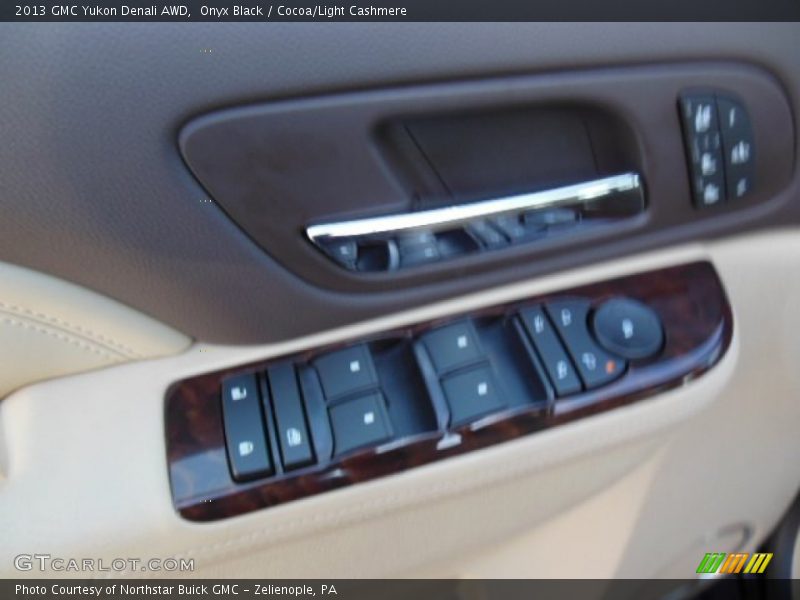 Onyx Black / Cocoa/Light Cashmere 2013 GMC Yukon Denali AWD