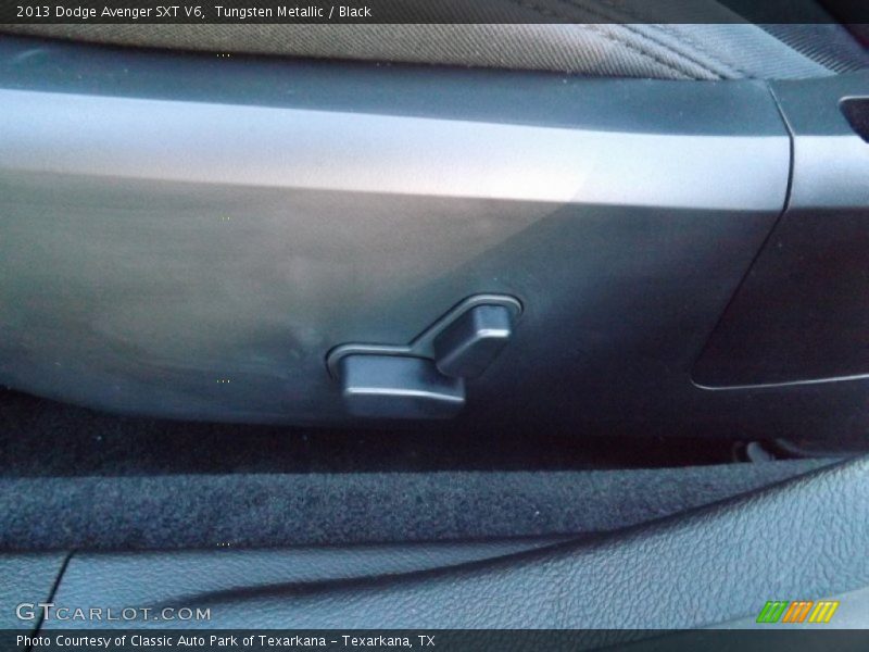 Tungsten Metallic / Black 2013 Dodge Avenger SXT V6