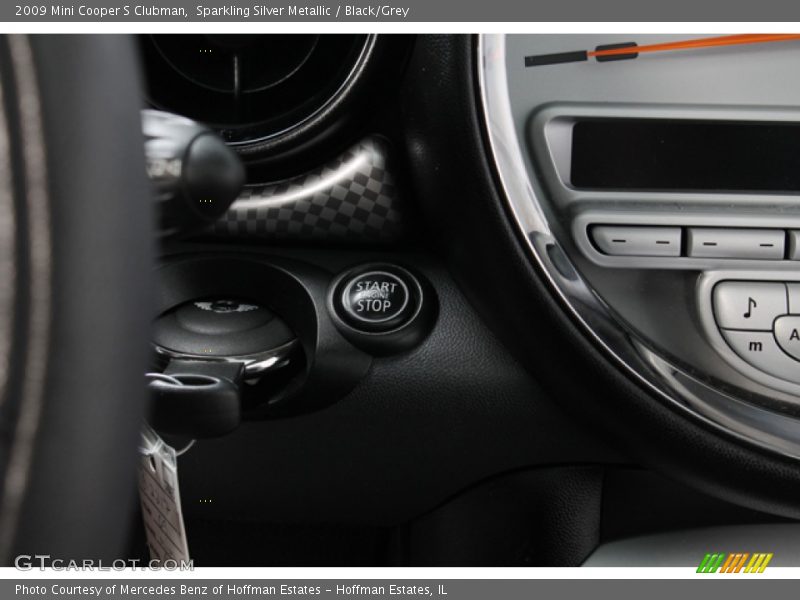 Sparkling Silver Metallic / Black/Grey 2009 Mini Cooper S Clubman