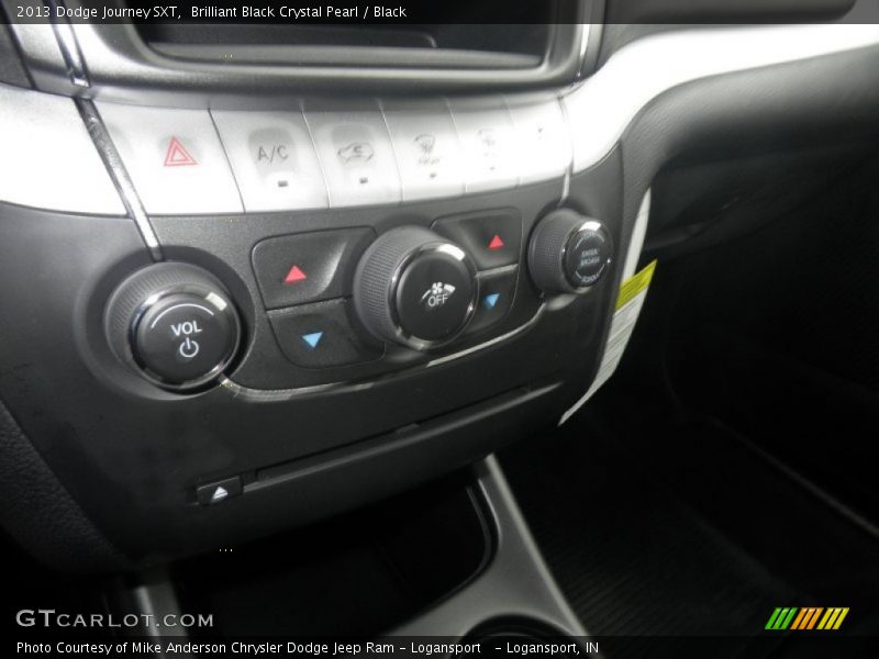 Brilliant Black Crystal Pearl / Black 2013 Dodge Journey SXT