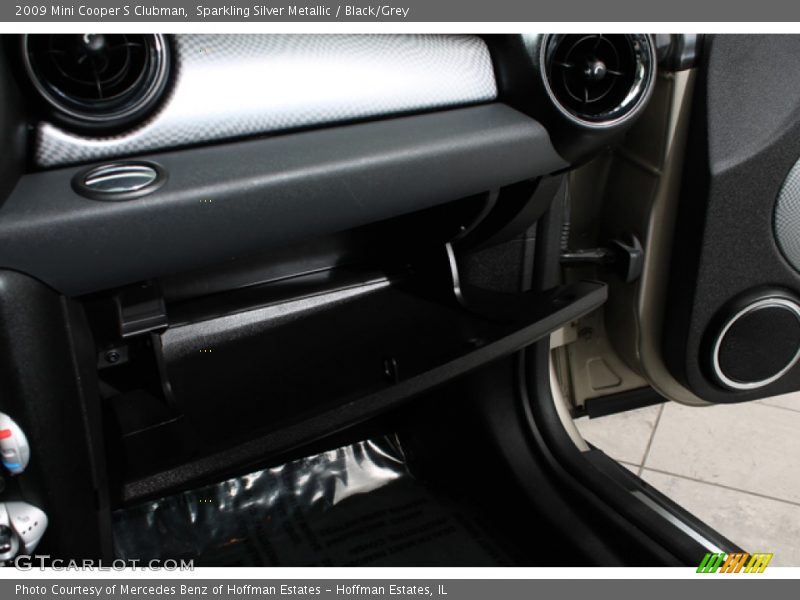 Sparkling Silver Metallic / Black/Grey 2009 Mini Cooper S Clubman