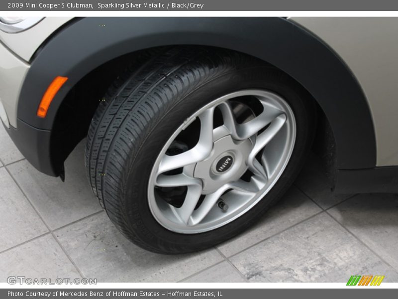 Sparkling Silver Metallic / Black/Grey 2009 Mini Cooper S Clubman