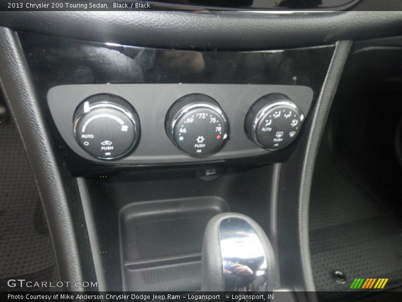 Black / Black 2013 Chrysler 200 Touring Sedan