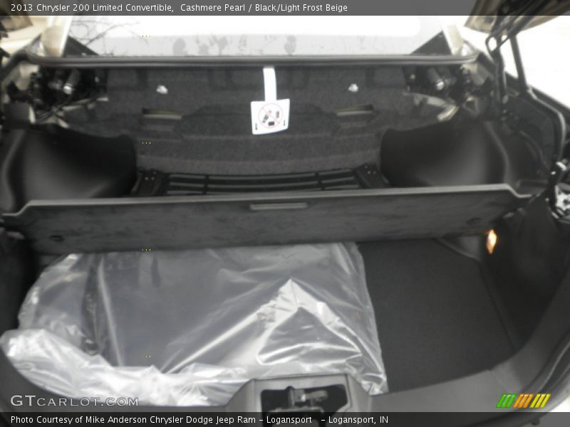 Cashmere Pearl / Black/Light Frost Beige 2013 Chrysler 200 Limited Convertible