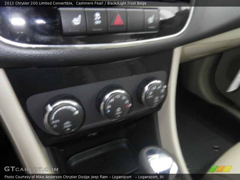 Cashmere Pearl / Black/Light Frost Beige 2013 Chrysler 200 Limited Convertible