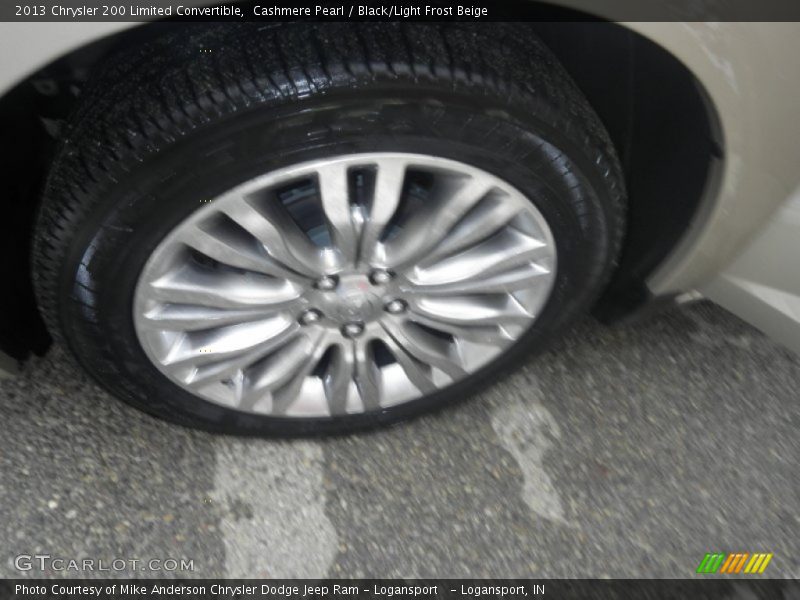 Cashmere Pearl / Black/Light Frost Beige 2013 Chrysler 200 Limited Convertible