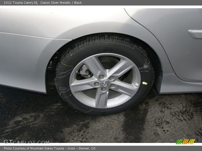 Classic Silver Metallic / Black 2012 Toyota Camry SE