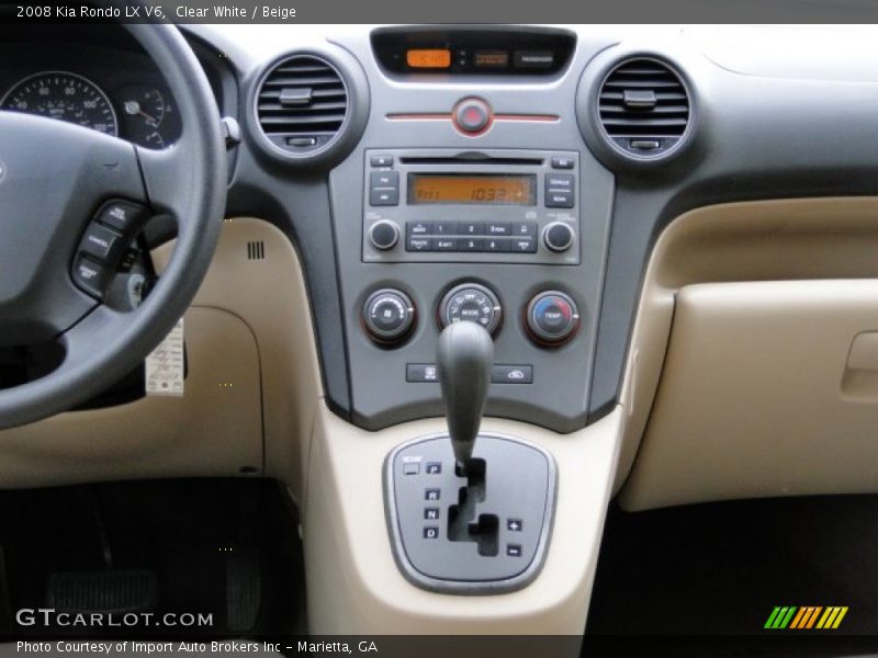 Clear White / Beige 2008 Kia Rondo LX V6