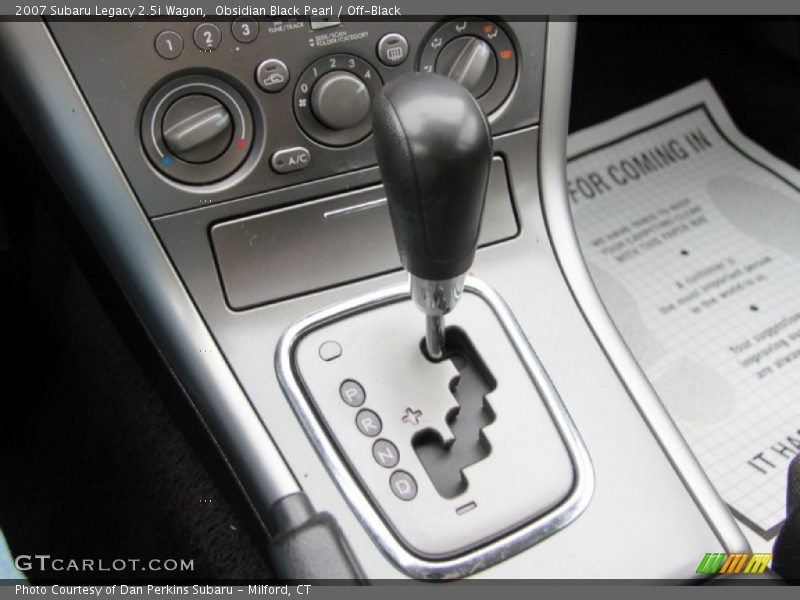 Obsidian Black Pearl / Off-Black 2007 Subaru Legacy 2.5i Wagon