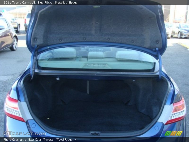 Blue Ribbon Metallic / Bisque 2011 Toyota Camry LE