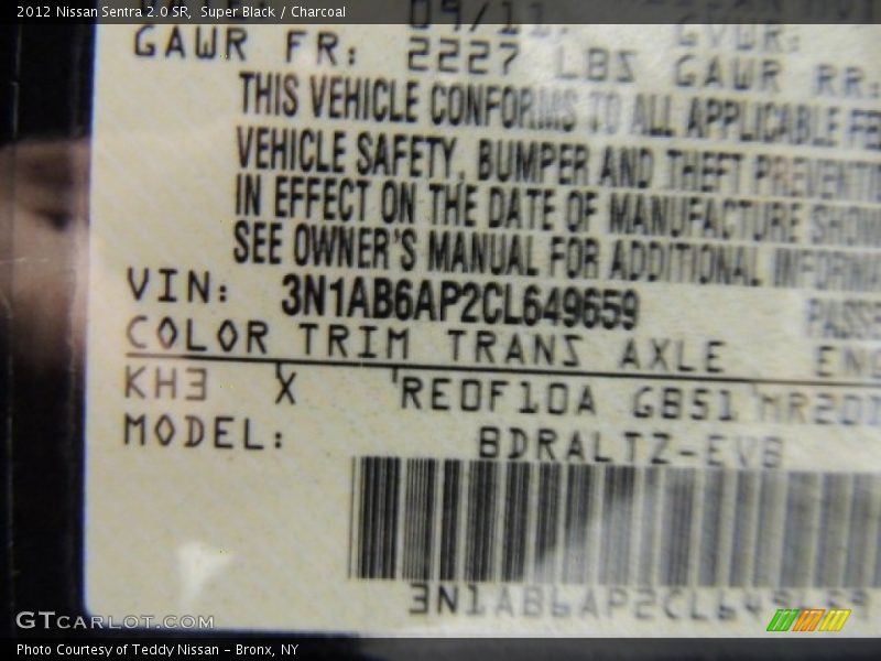 Super Black / Charcoal 2012 Nissan Sentra 2.0 SR
