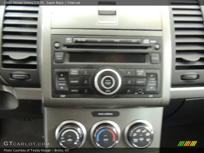 Super Black / Charcoal 2012 Nissan Sentra 2.0 SR