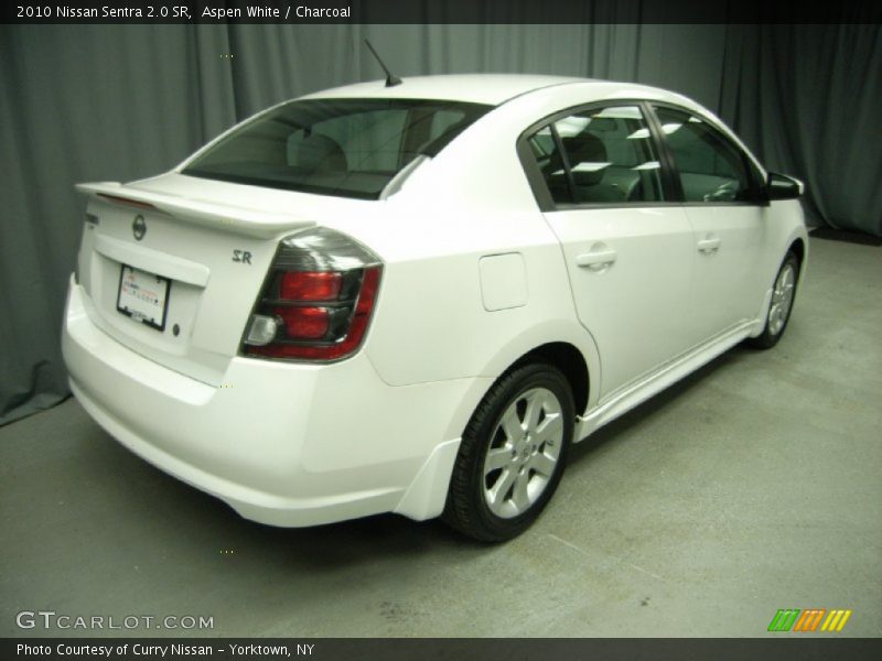 Aspen White / Charcoal 2010 Nissan Sentra 2.0 SR