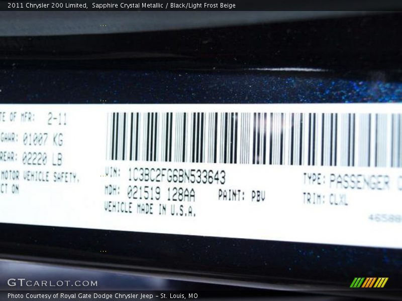 Sapphire Crystal Metallic / Black/Light Frost Beige 2011 Chrysler 200 Limited