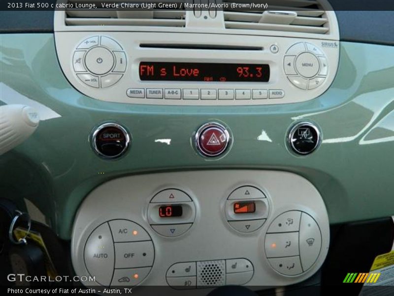 Audio System of 2013 500 c cabrio Lounge