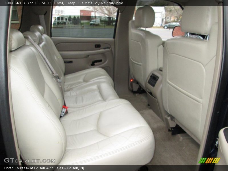 Deep Blue Metallic / Neutral/Shale 2004 GMC Yukon XL 1500 SLT 4x4