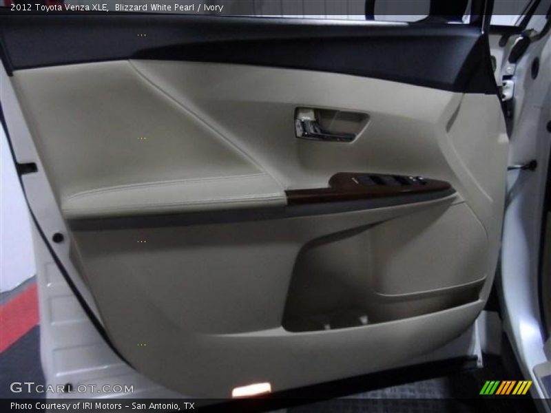Blizzard White Pearl / Ivory 2012 Toyota Venza XLE