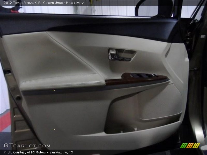 Golden Umber Mica / Ivory 2012 Toyota Venza XLE