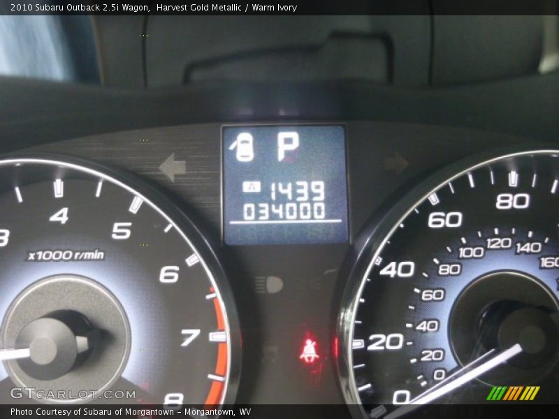 Harvest Gold Metallic / Warm Ivory 2010 Subaru Outback 2.5i Wagon