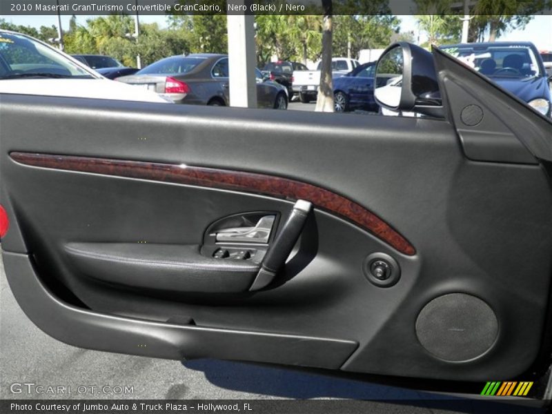 Door Panel of 2010 GranTurismo Convertible GranCabrio
