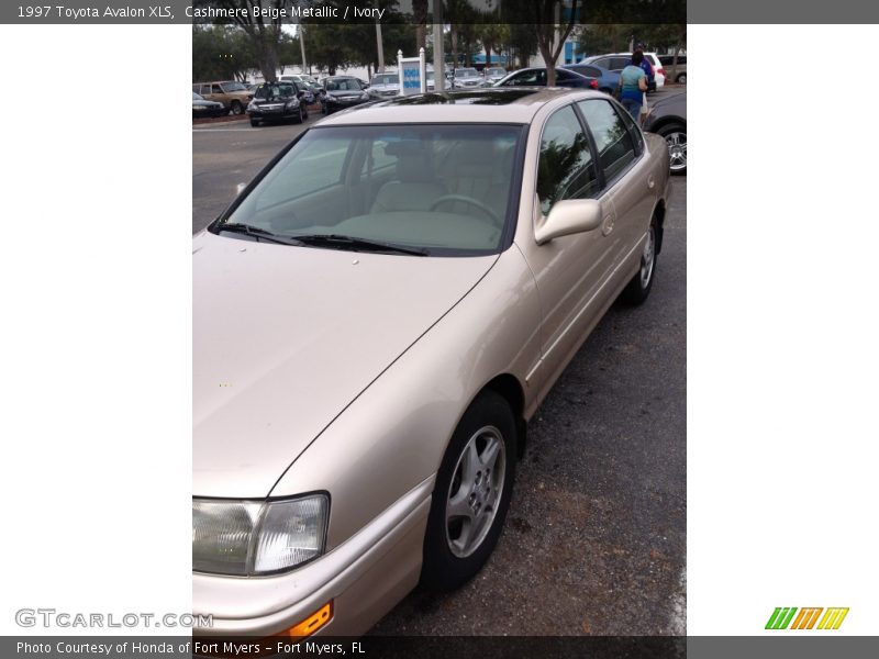 Cashmere Beige Metallic / Ivory 1997 Toyota Avalon XLS
