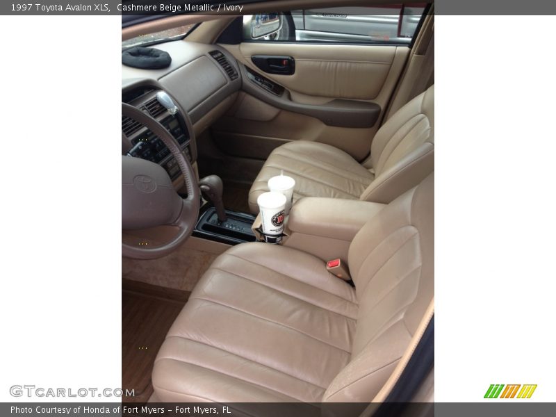 Cashmere Beige Metallic / Ivory 1997 Toyota Avalon XLS
