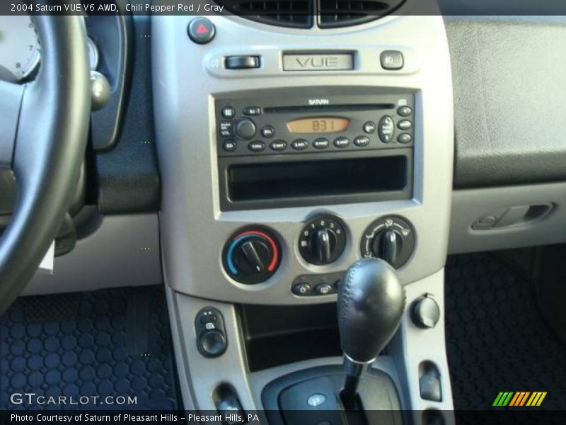 Chili Pepper Red / Gray 2004 Saturn VUE V6 AWD