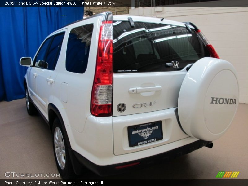 Taffeta White / Ivory 2005 Honda CR-V Special Edition 4WD