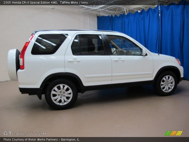 Taffeta White / Ivory 2005 Honda CR-V Special Edition 4WD