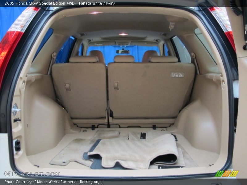 Taffeta White / Ivory 2005 Honda CR-V Special Edition 4WD