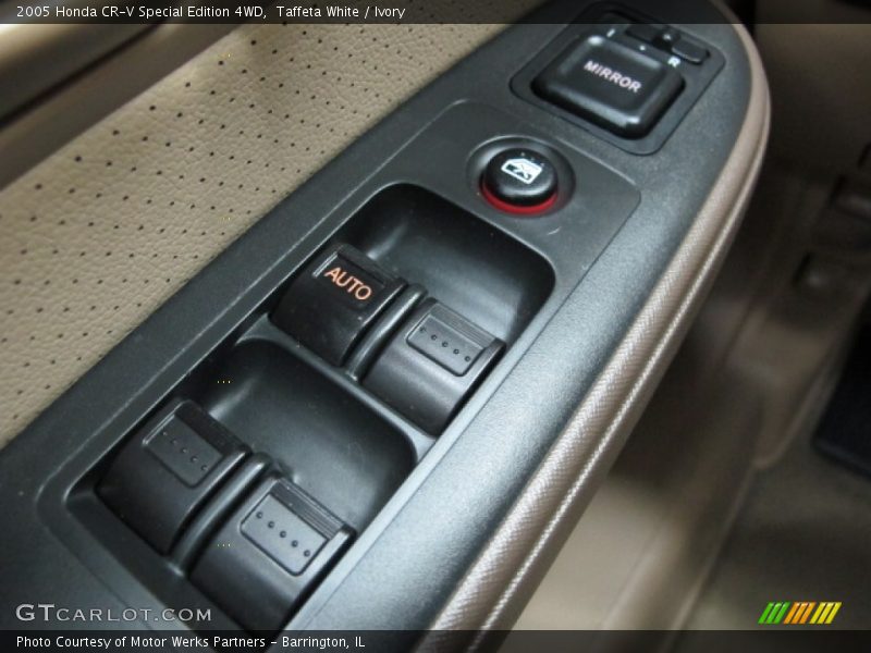 Taffeta White / Ivory 2005 Honda CR-V Special Edition 4WD