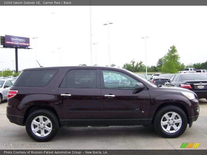 Garnet Red / Black 2009 Saturn Outlook XE