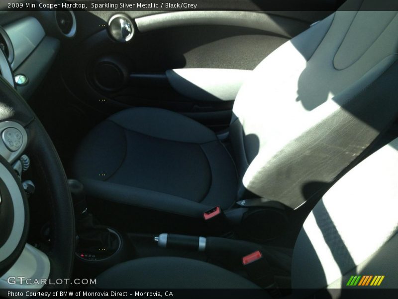 Sparkling Silver Metallic / Black/Grey 2009 Mini Cooper Hardtop