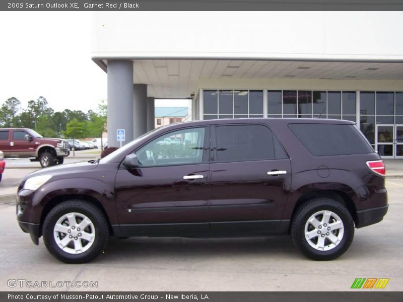 Garnet Red / Black 2009 Saturn Outlook XE