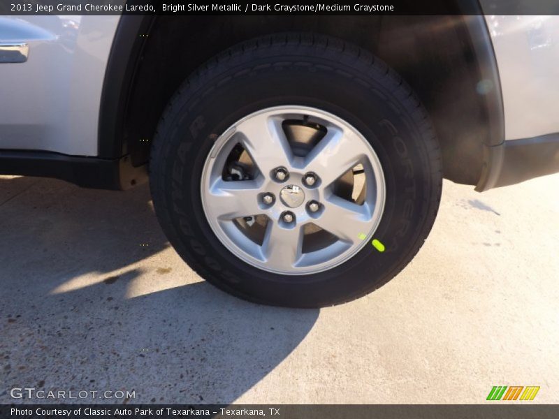 Bright Silver Metallic / Dark Graystone/Medium Graystone 2013 Jeep Grand Cherokee Laredo