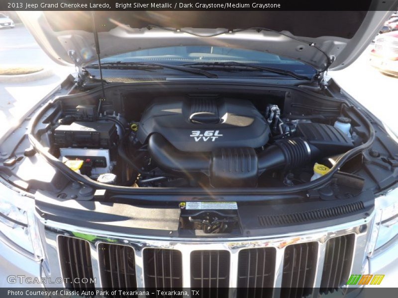 Bright Silver Metallic / Dark Graystone/Medium Graystone 2013 Jeep Grand Cherokee Laredo