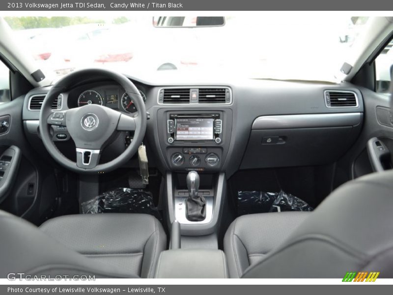 Candy White / Titan Black 2013 Volkswagen Jetta TDI Sedan