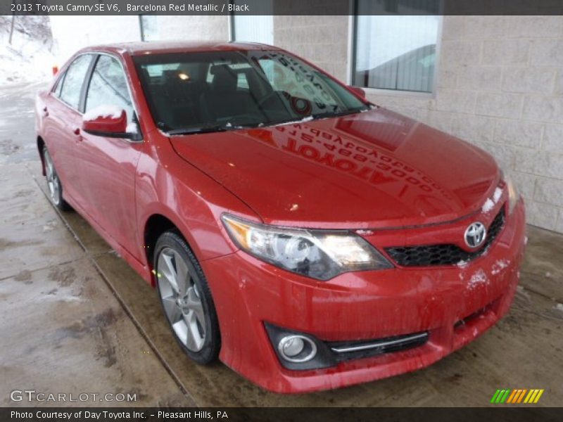 Front 3/4 View of 2013 Camry SE V6