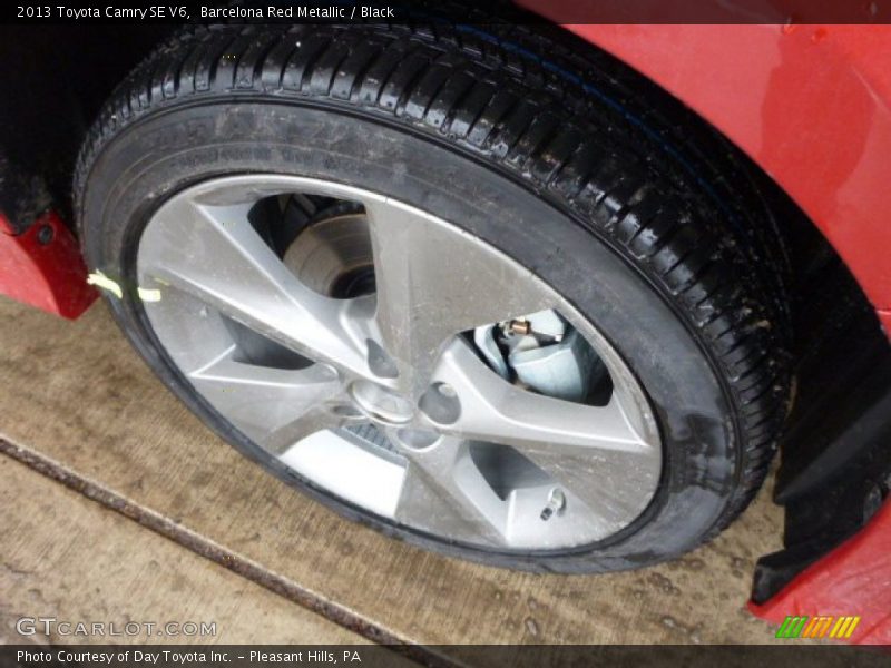 Barcelona Red Metallic / Black 2013 Toyota Camry SE V6