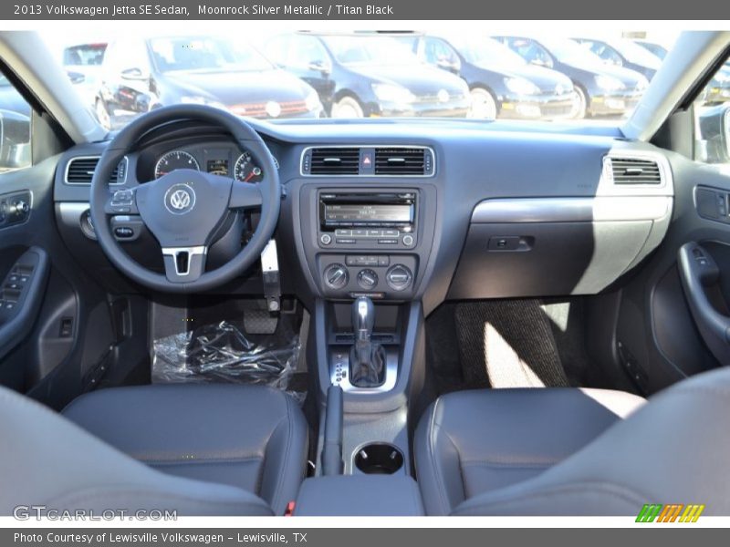 Moonrock Silver Metallic / Titan Black 2013 Volkswagen Jetta SE Sedan