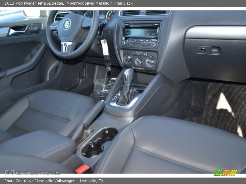 Moonrock Silver Metallic / Titan Black 2013 Volkswagen Jetta SE Sedan