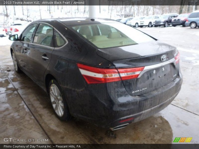 Attitude Black Pearl / Almond 2013 Toyota Avalon XLE