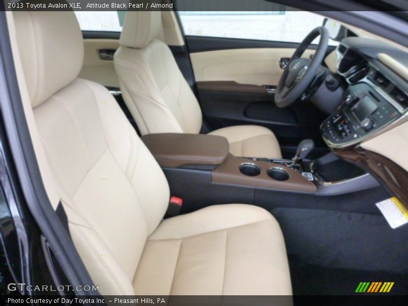 Attitude Black Pearl / Almond 2013 Toyota Avalon XLE