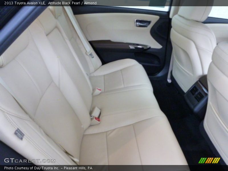 Attitude Black Pearl / Almond 2013 Toyota Avalon XLE