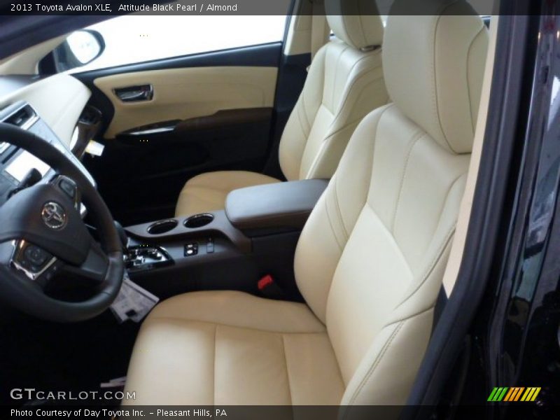 Attitude Black Pearl / Almond 2013 Toyota Avalon XLE