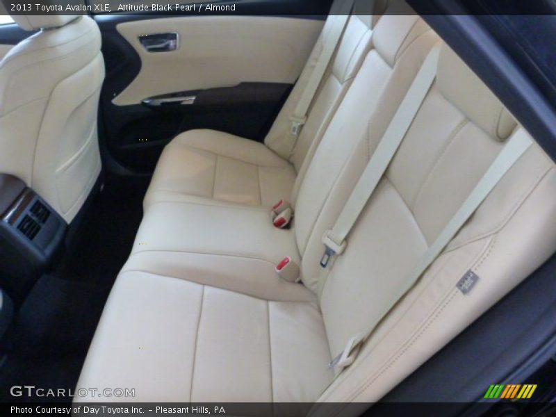 Attitude Black Pearl / Almond 2013 Toyota Avalon XLE