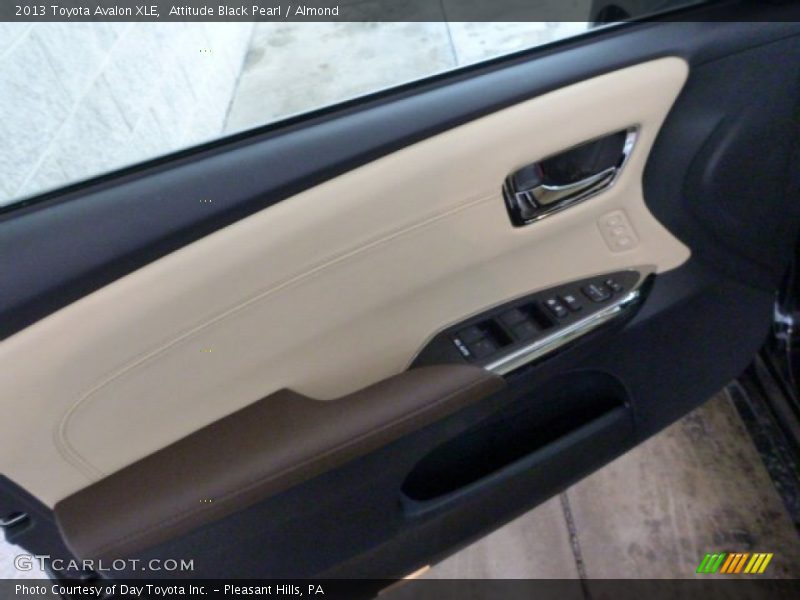 Attitude Black Pearl / Almond 2013 Toyota Avalon XLE