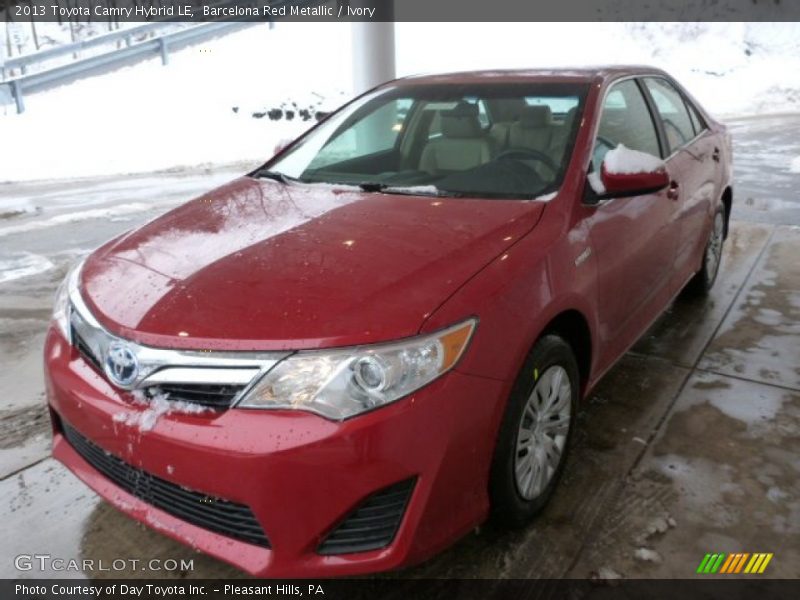 Barcelona Red Metallic / Ivory 2013 Toyota Camry Hybrid LE